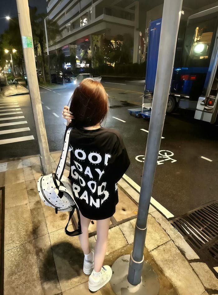 ảnh girl phố sinh hoạt bình thường