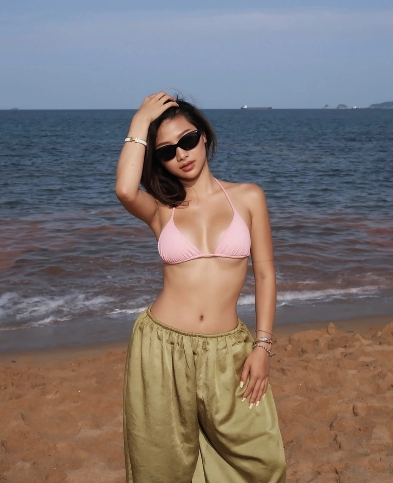 ảnh louis phạm bikini ngoài trời đẹp mắt