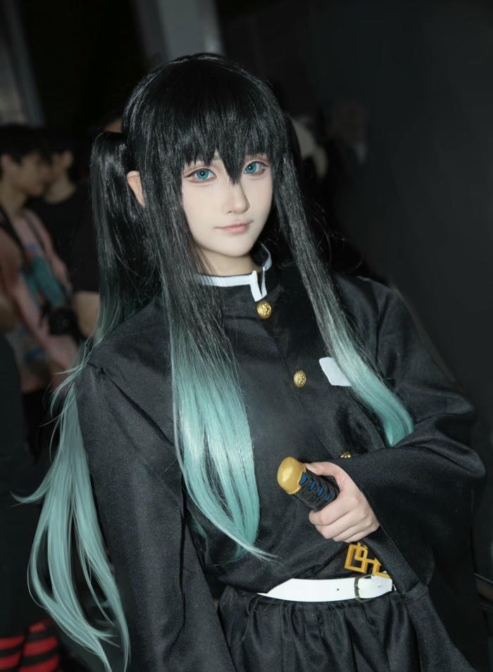 ảnh muichiro cosplay kiếm sĩ lạnh lùng