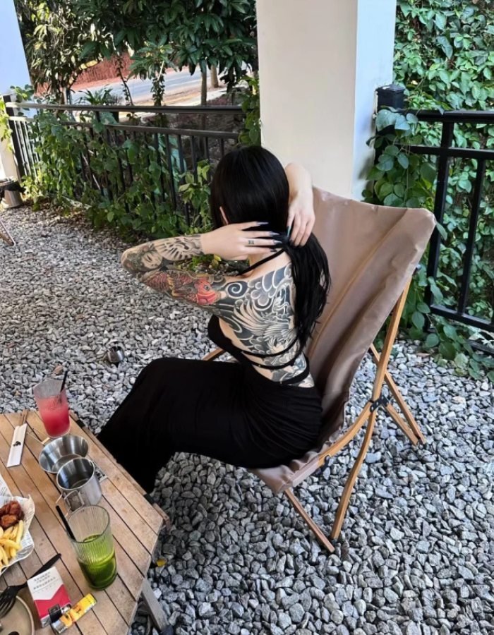 ảnh mỹ nhân gái xinh xăm mình nổi bật