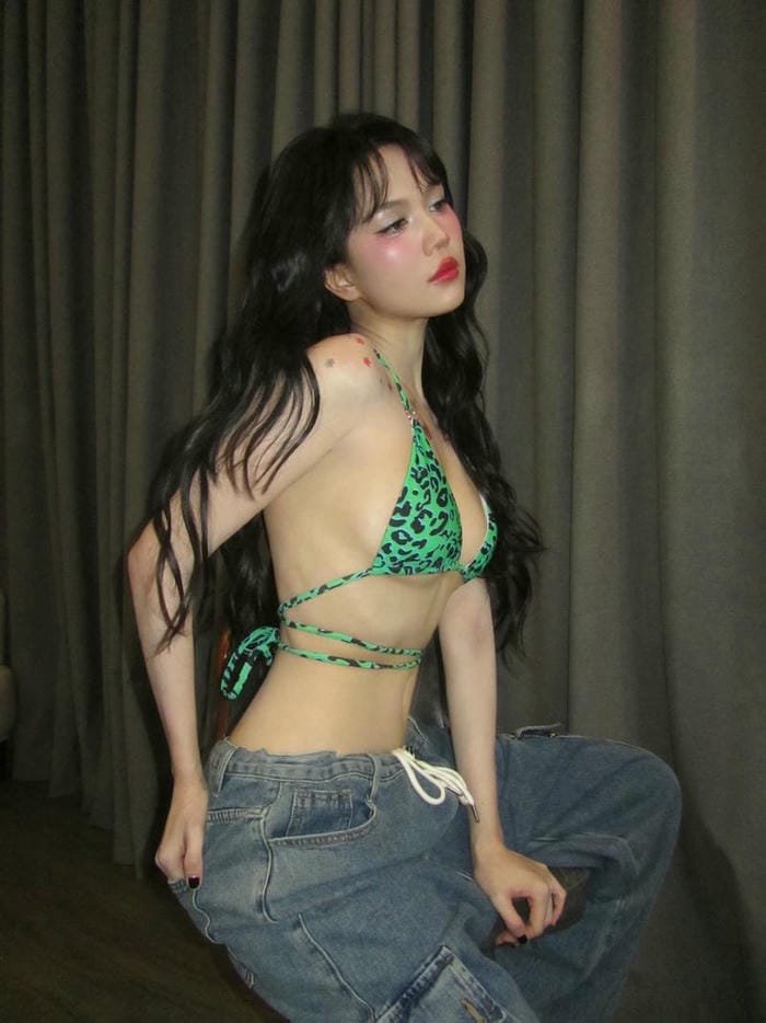 ánh nhìn cuốn hút ảnh nude ngọc trinh