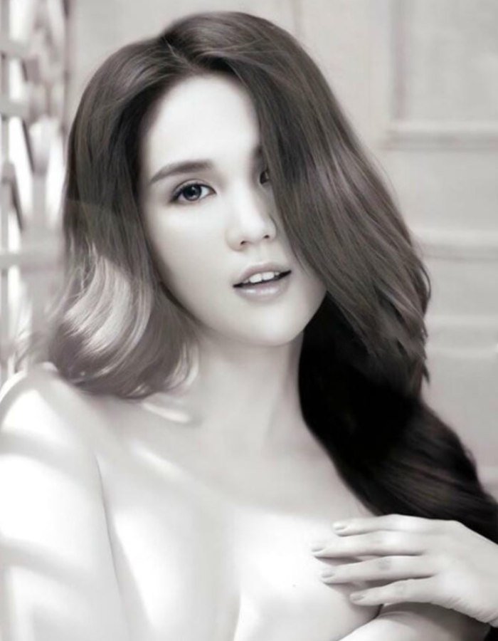 ảnh nude ngọc trinh trong suốt nóng bỏng