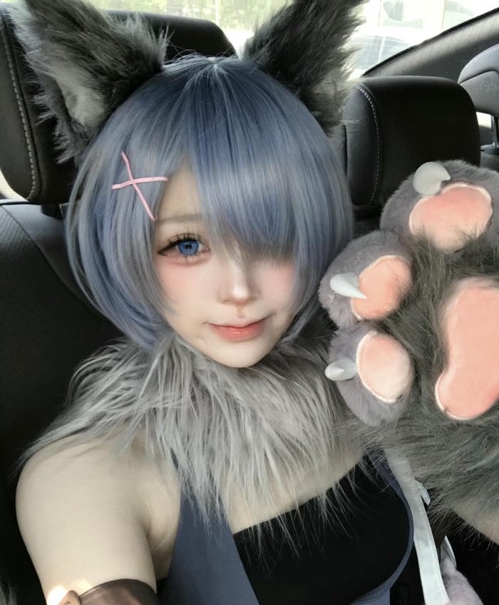 ảnh rem cosplay gương mặt thanh