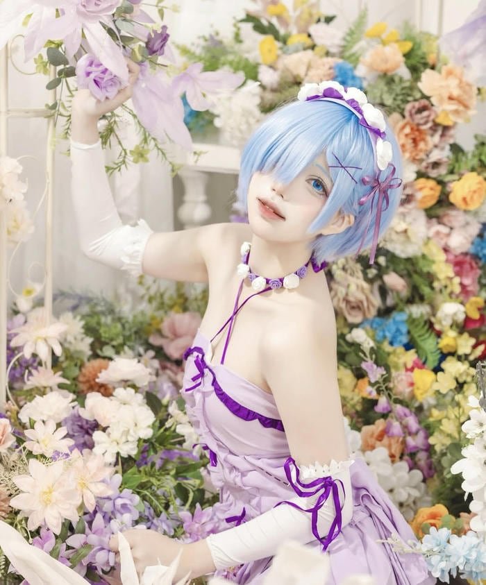 ảnh rem cosplay gương mặt xinh