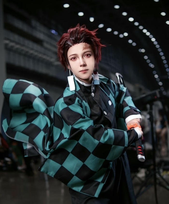 ảnh tanjiro cosplay khí chất ngầu