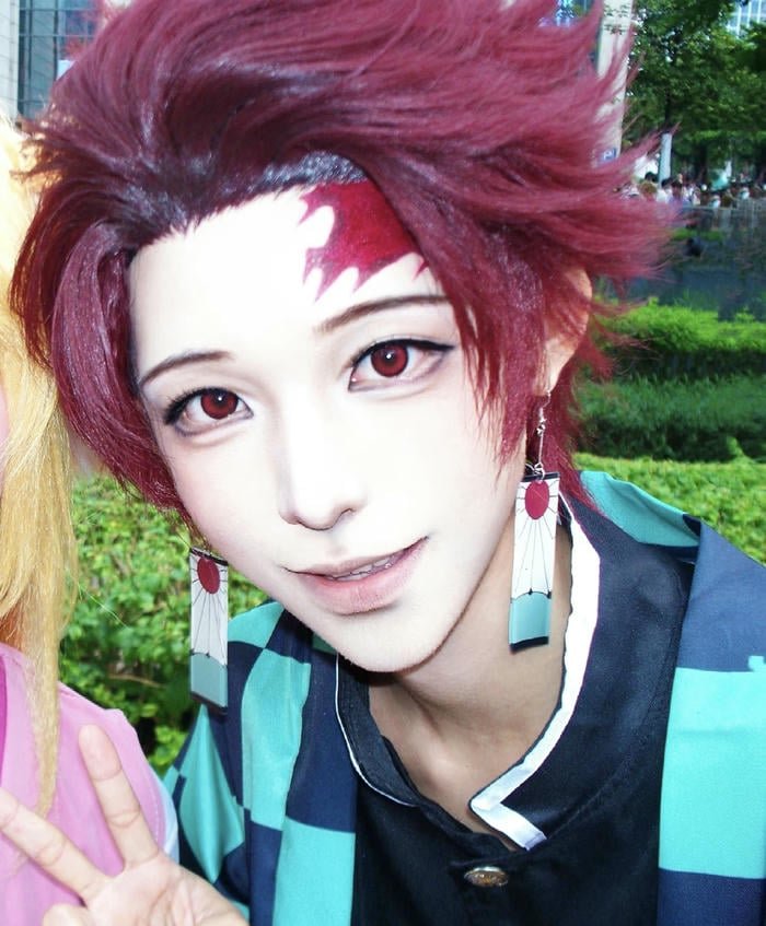 ảnh tanjiro cosplay nét mặt hiền