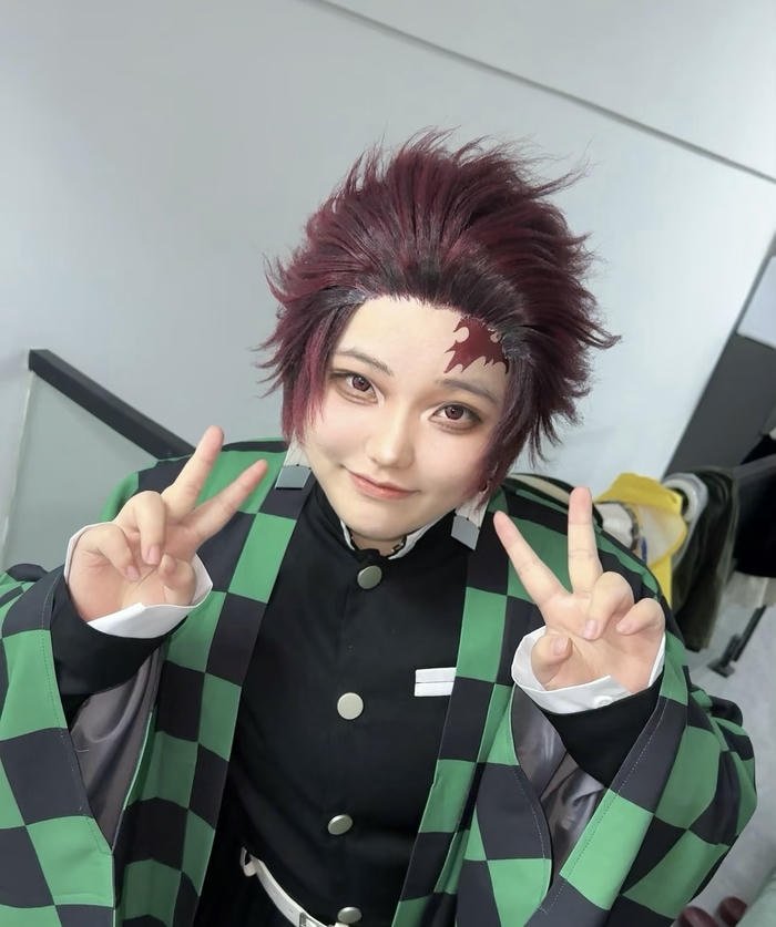 ảnh tanjiro cosplay tóc tự nhiên