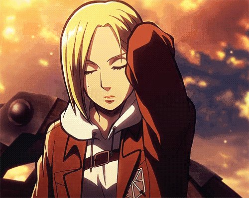 Annie Leonhart trong dáng vẻ Titan Nữ hình mạnh mẽ và đáng sợ