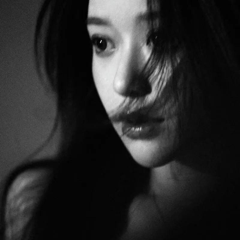 avatar đen trắng nhìn rất nghệ