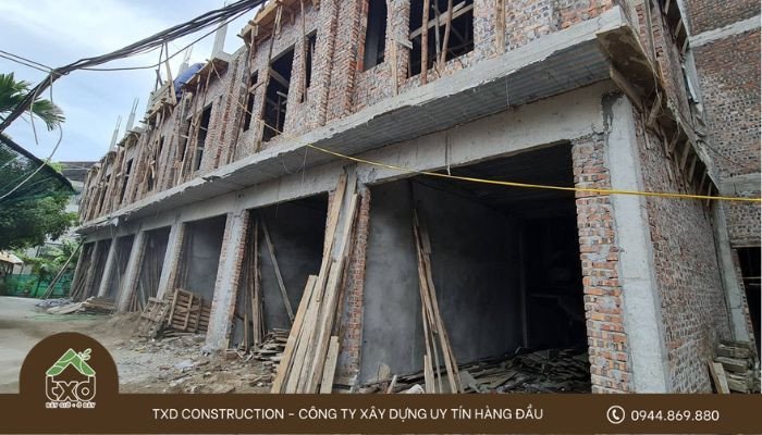 Bản vẽ kỹ thuật chi tiết về quy định độ đua ban công, mái che khi xây nhà trong ngõ