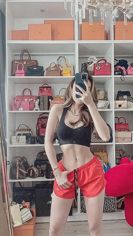 Bộ sưu tập túi xách và phụ kiện hàng hiệu của Trang Nemo