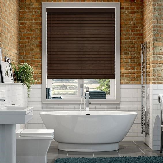 Bố trí cây xanh phong thủy trong nhà vệ sinh hút khí độc