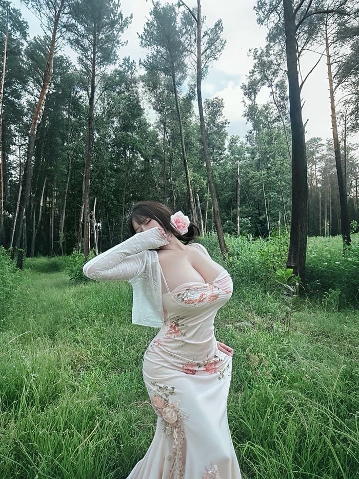 body thời trang từ ảnh pi tiên khá nổi bật