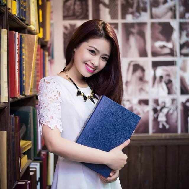 Ca sĩ Dương Hoàng Yến trẻ trung, tài năng