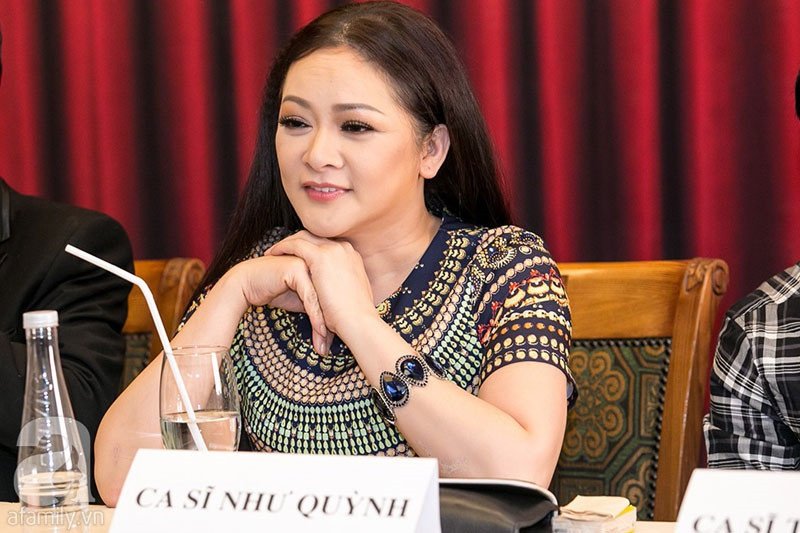 Ca sĩ Như Quỳnh trẻ trung và tươi tắn trên sân khấu