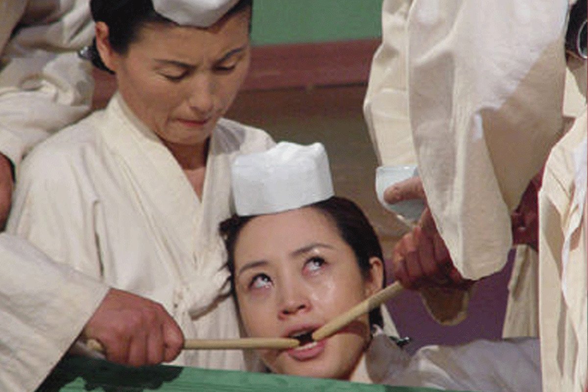 Cảnh Jang Hee-bin nhận thuốc độc, kết cục bi thảm của một phi tần quyền lực