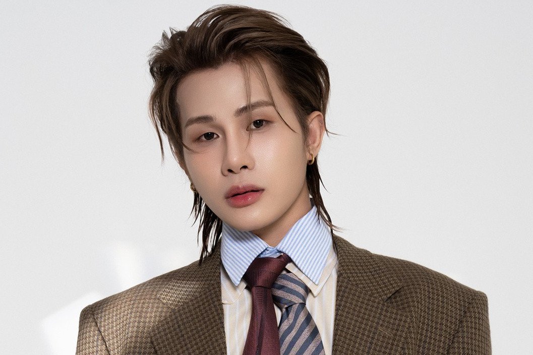 Chân dung ca sĩ Jack J97 với biểu cảm trầm tư, liên quan đến các tin tức scandal gần đây, khiến công chúng đặt câu hỏi jack 97 là ai.