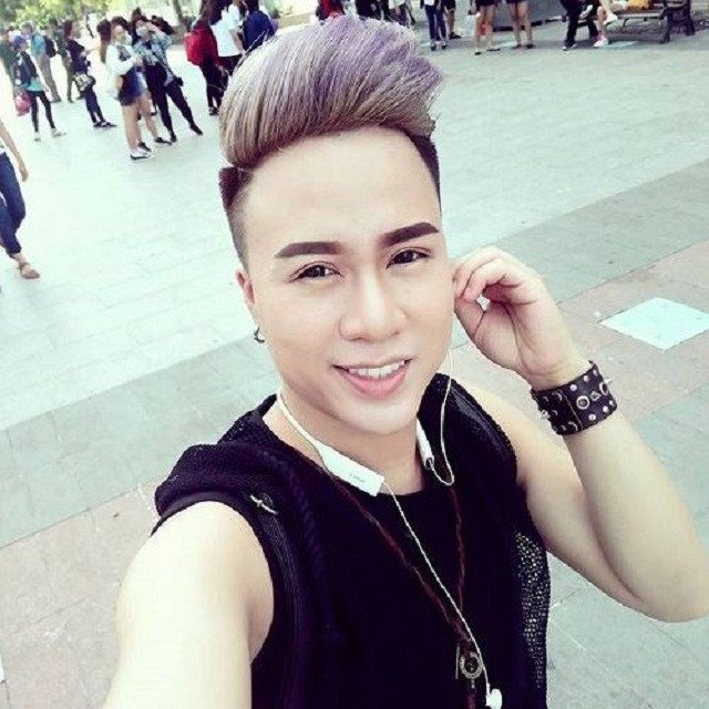 Chân dung ca sĩ kiêm nhạc sĩ Cao Tùng Anh