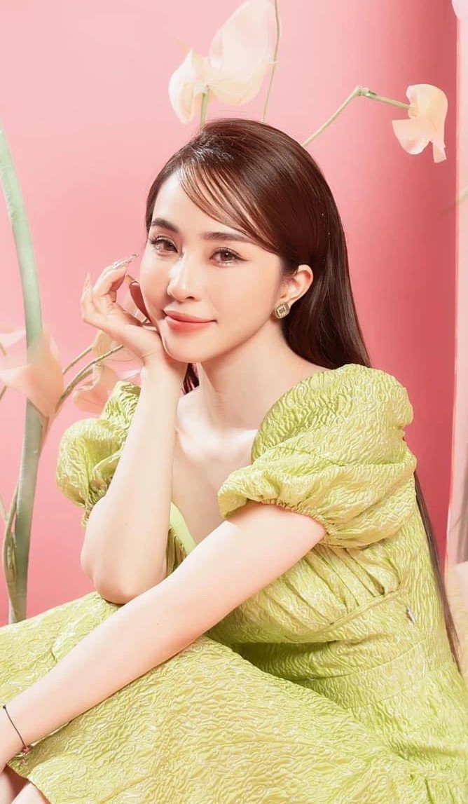 Chân dung diễn viên Quỳnh Nga quyến rũ