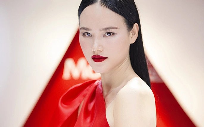 Chân dung Người mẫu Tuyết Lan với thần thái chuyên nghiệp