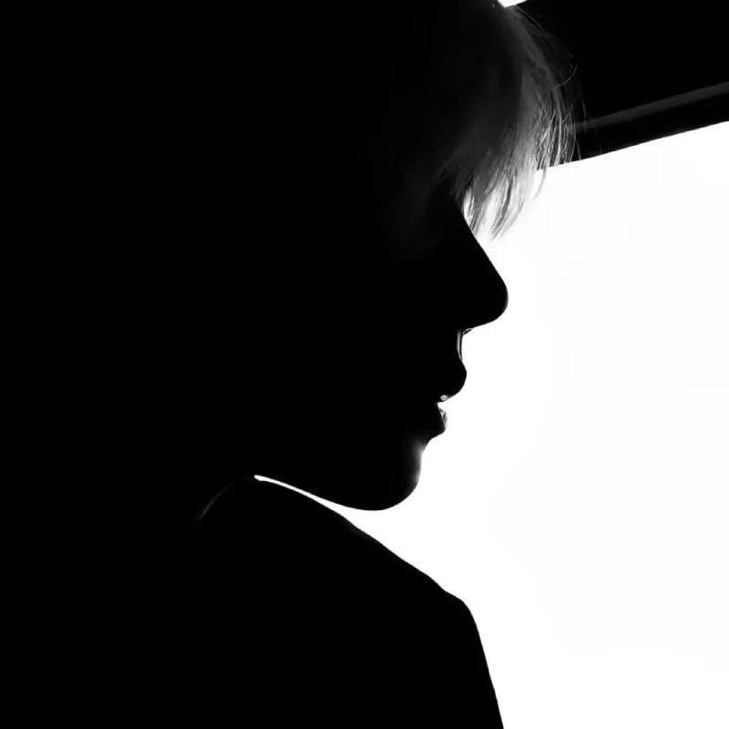 chất ngầu tối giản avatar đen trắng