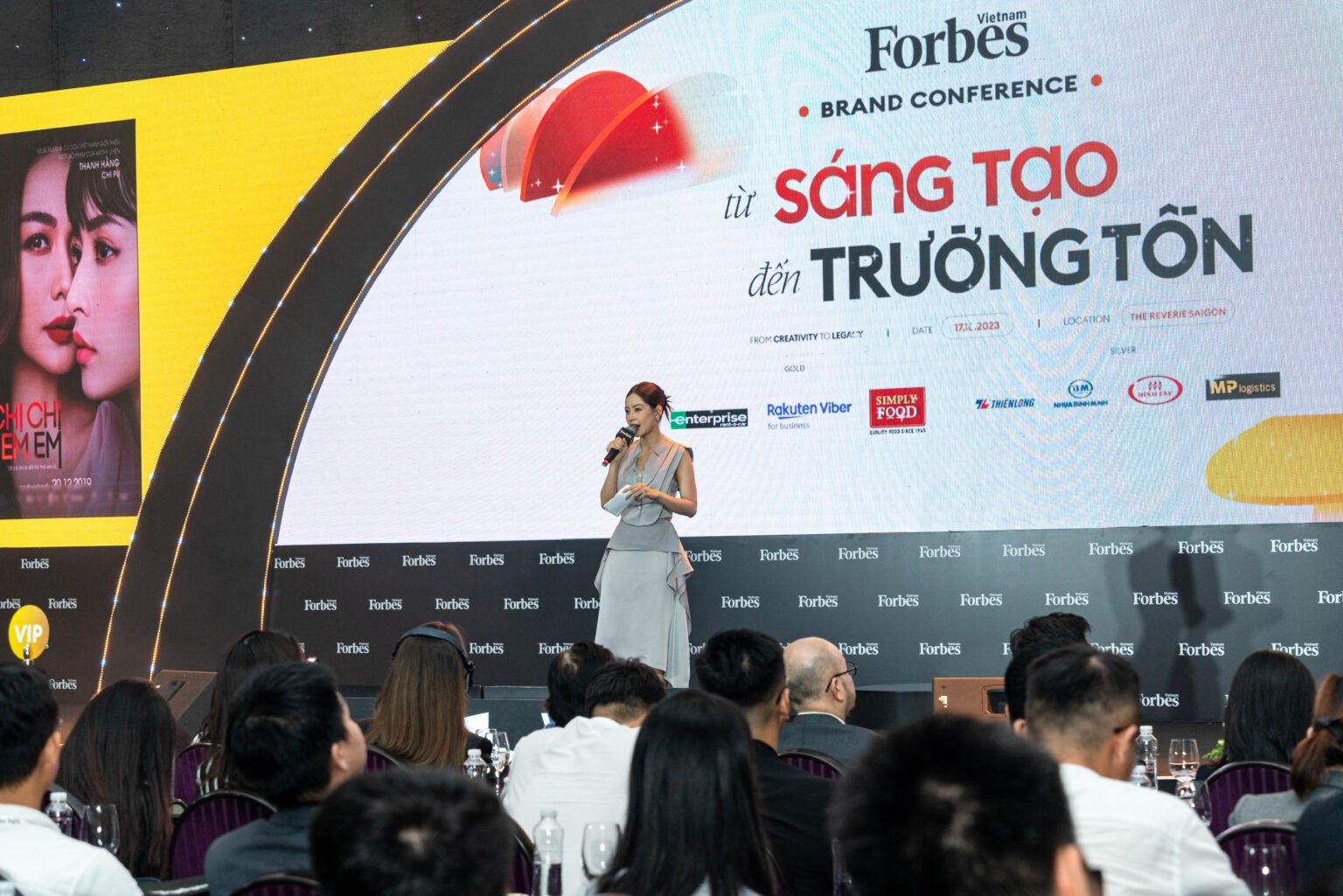 Chi Pu chia sẻ bài học tại Hội nghị Forbes 2023