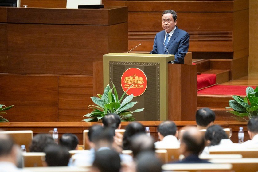 Chủ tịch Quốc hội Trần Thanh Mẫn trình bày báo cáo về Nghị quyết 66