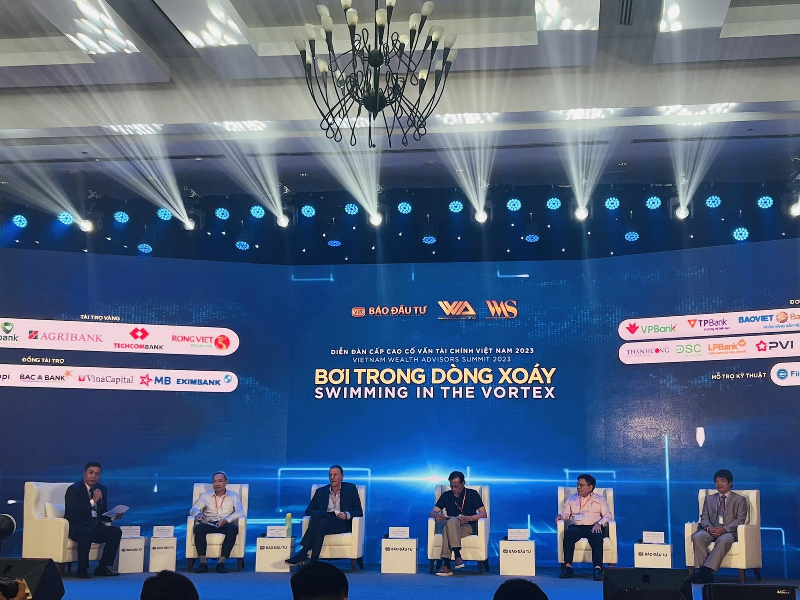 Chuyên gia thảo luận về chính sách tài khóa và tiền tệ tại Diễn đàn Cố vấn Tài chính Việt Nam 2023