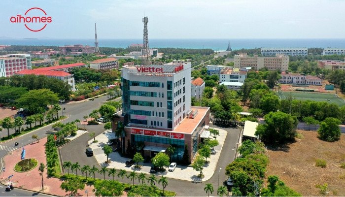 Công trình nhà ở hiện đại được thi công trọn gói tại Phú Yên, thể hiện chất lượng và sự chuyên nghiệp.