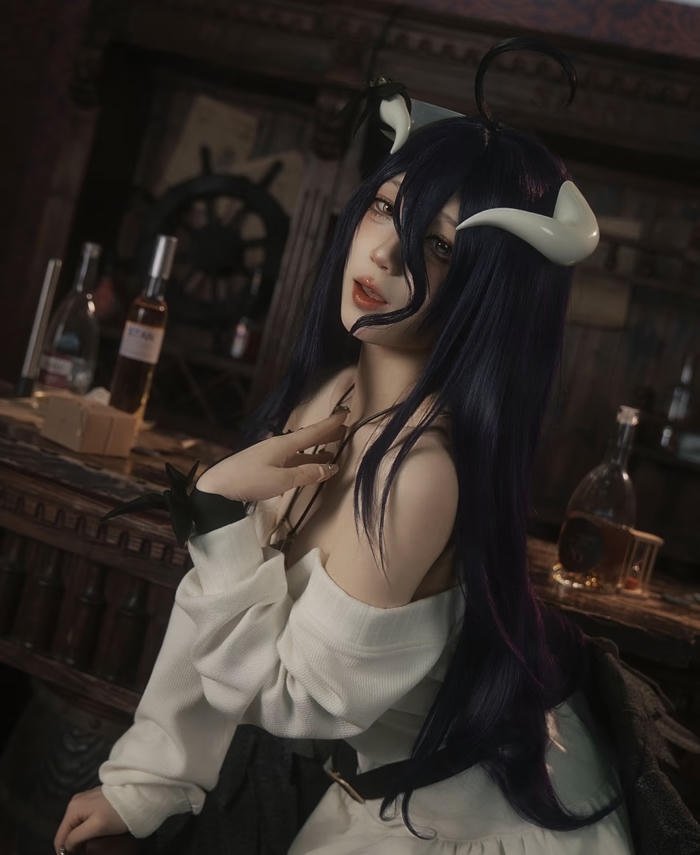 cosplay albedo tạo hình huyền bí