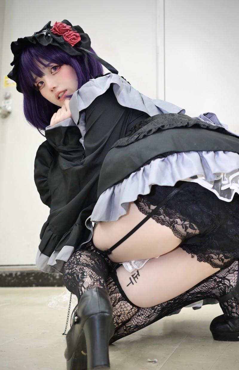 cosplay cute với biểu cảm tươi sáng