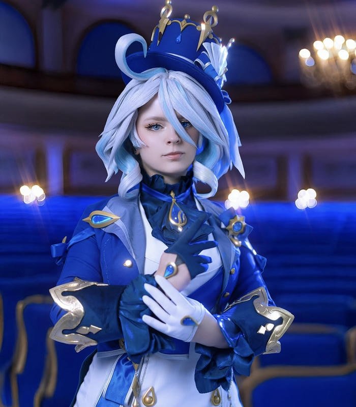 cosplay furina ánh mắt cuốn hút