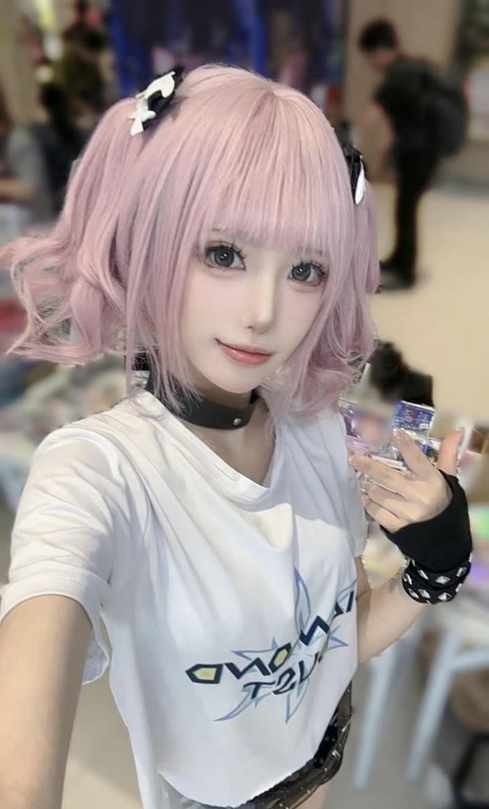 cosplay hina tóc ngắn dễ thương