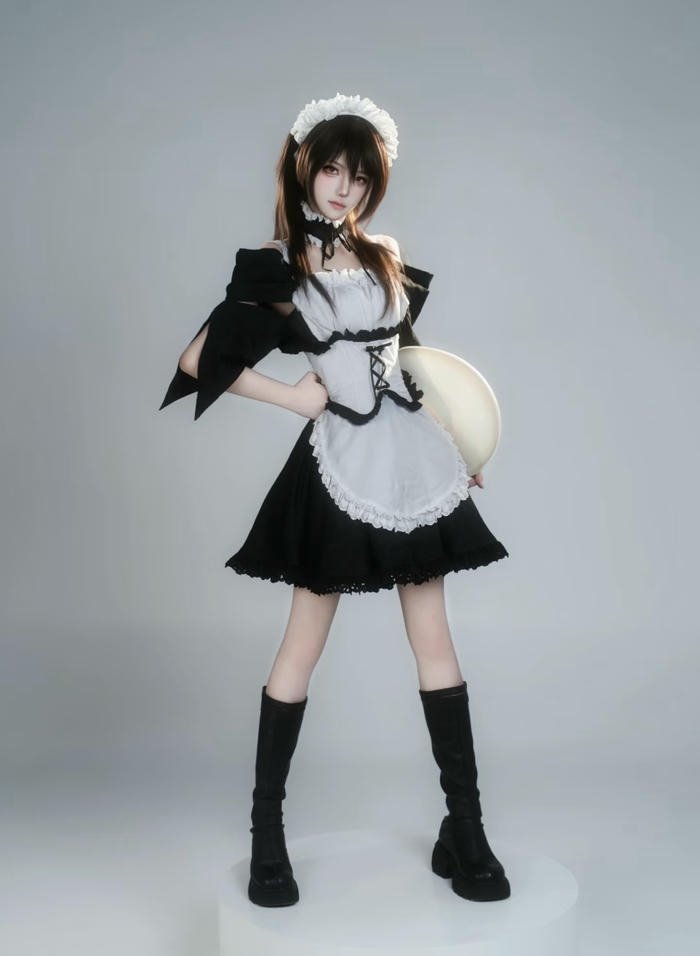 cosplay maid tạo hình nữ tính