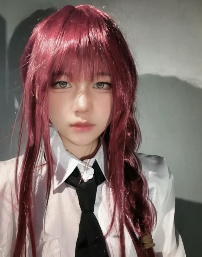 cosplay makima ánh mắt hiền dịu