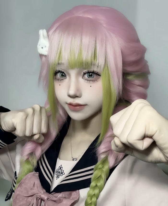 cosplay mitsuri ánh mắt cuốn hút