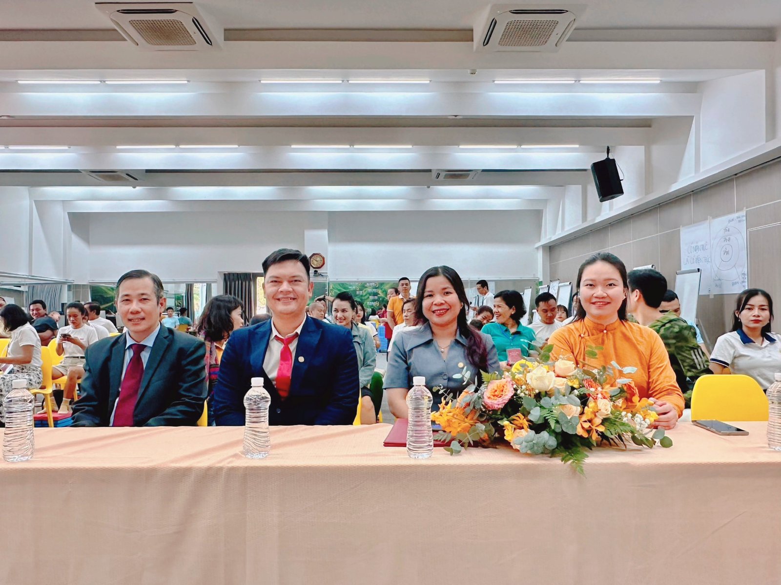 Đại diện Ban lãnh đạo TW Hội Kỷ lục gia Việt Nam tại sự kiện