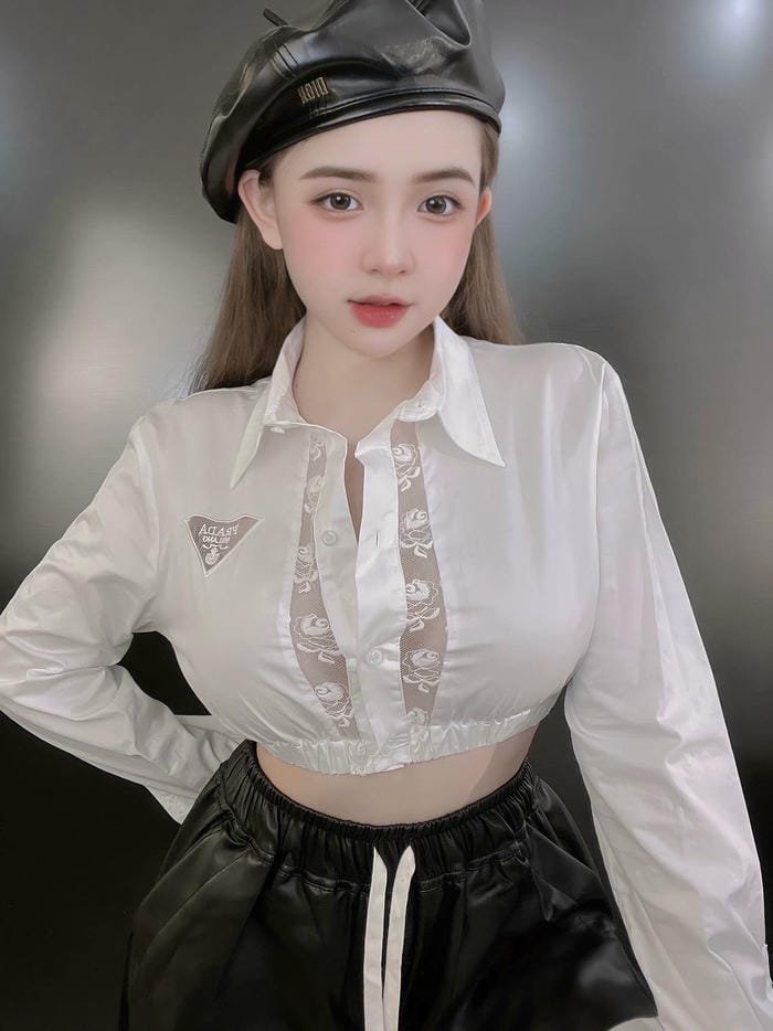 dáng vẻ gần gũi ảnh Trần Huyền Châu