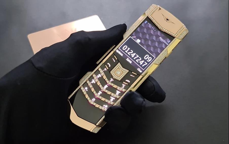 Điện thoại Vertu Signature S Full Gold Diamond bọc vàng khối