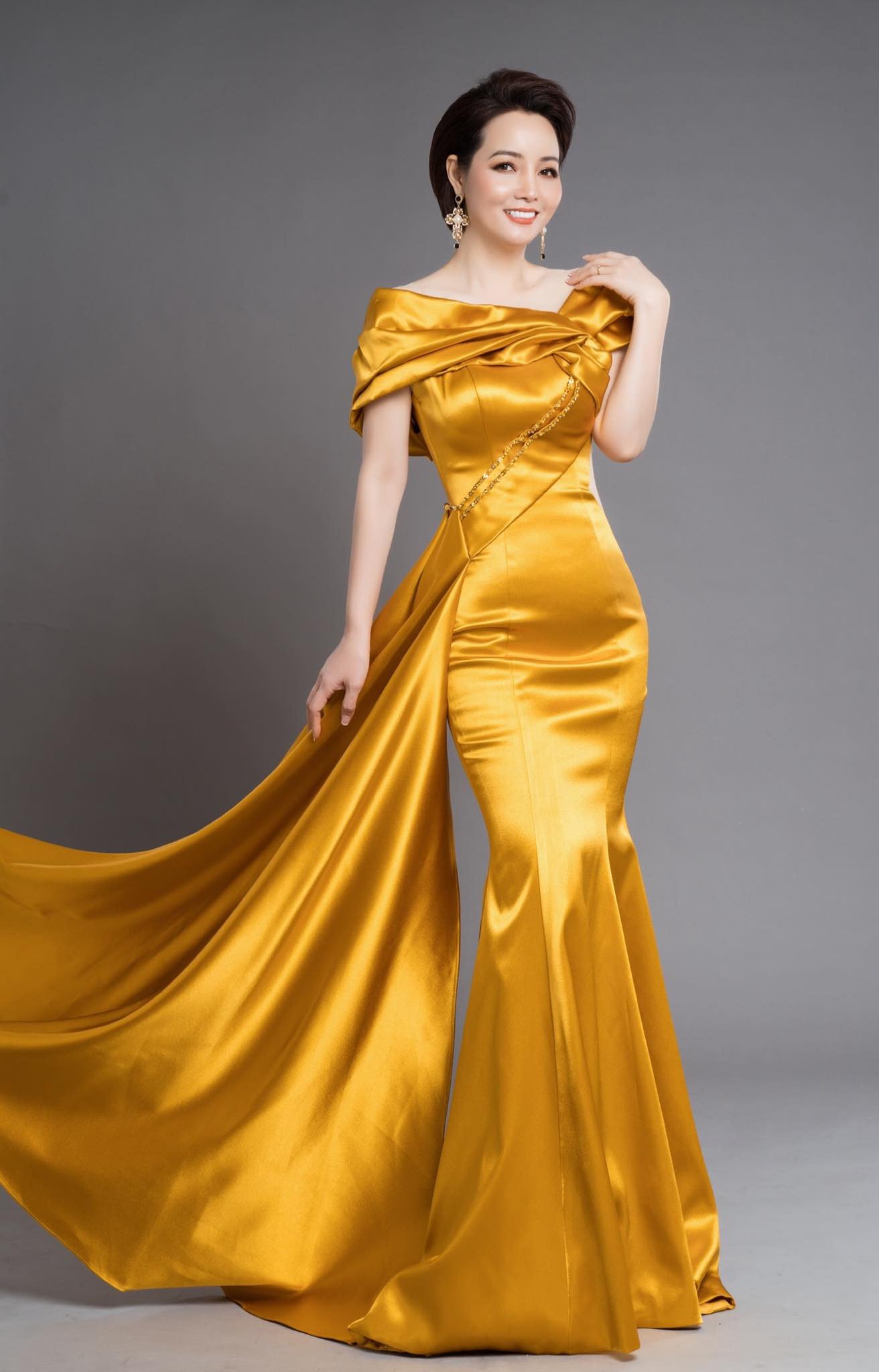 Diễn viên Mai Thu Huyền xinh đẹp với nhiều vai trò