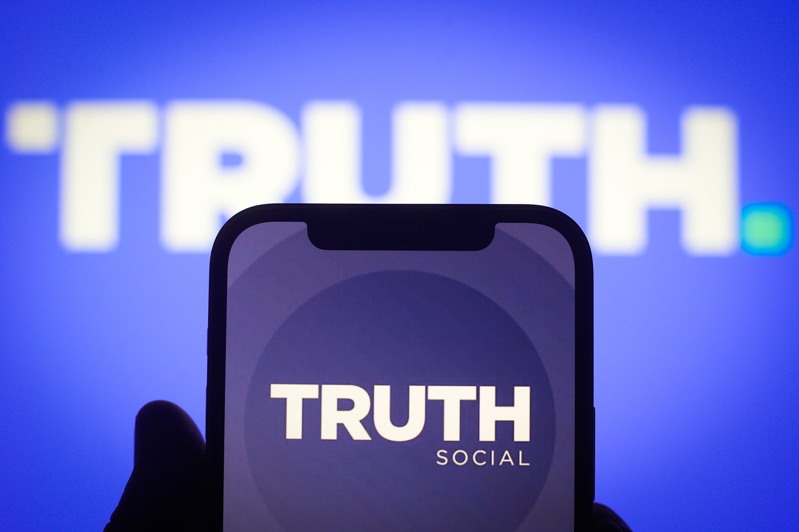 Donald Trump phát biểu, người được cho là yếu tố then chốt duy trì mạng xã hội Truth Social