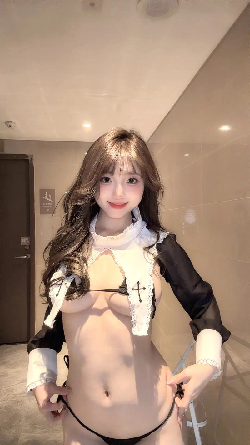 gái đẹp 77_sunnyyy mặc bikini cực hở