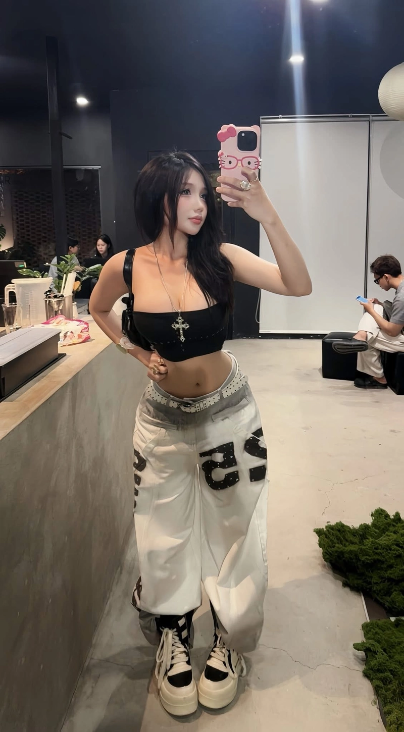 gái đẹp gia khang bikini chụp trước gương cực hot