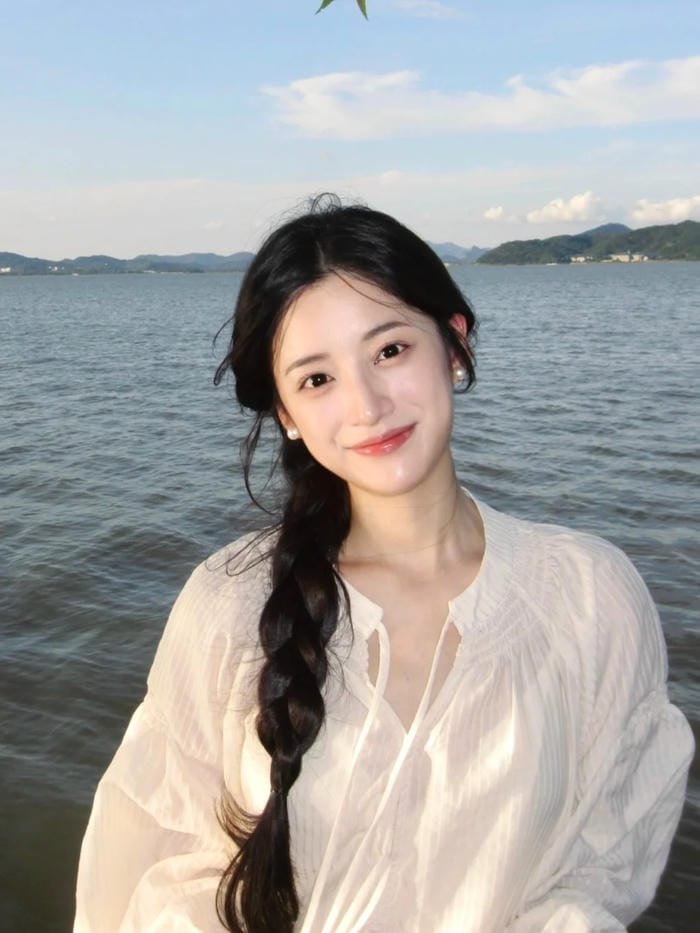 gái xinh 2k3 gương mặt khả ái