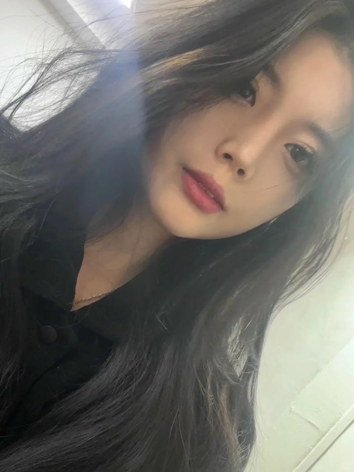 gái xinh 2k3 style trẻ trung