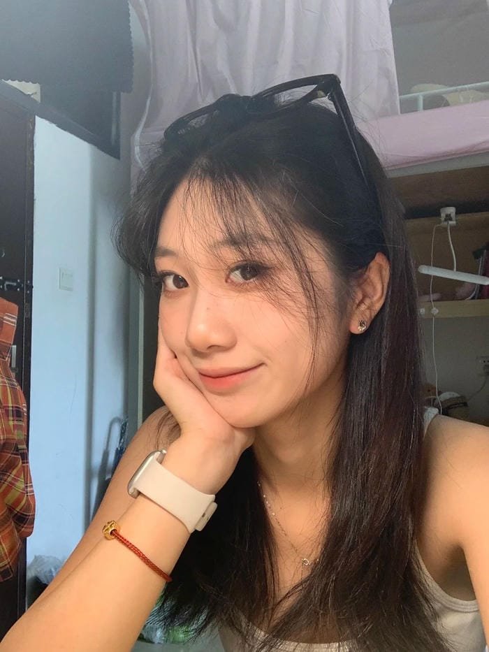 gái xinh 2k3 tóc dài dịu dàng