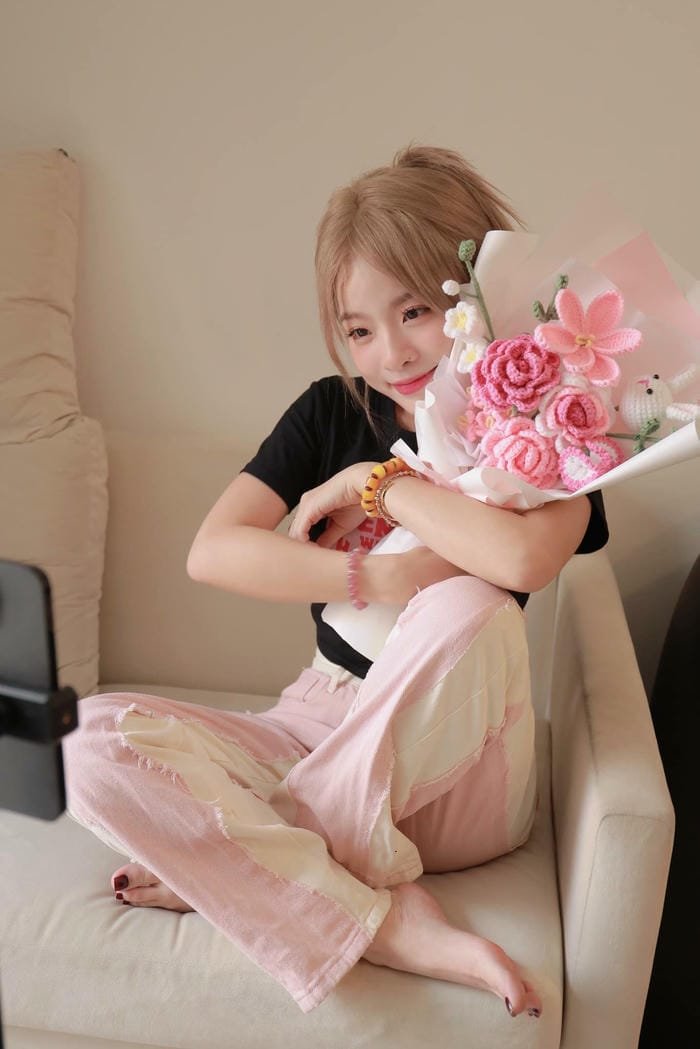 gái xinh 9x phong thái tự tin