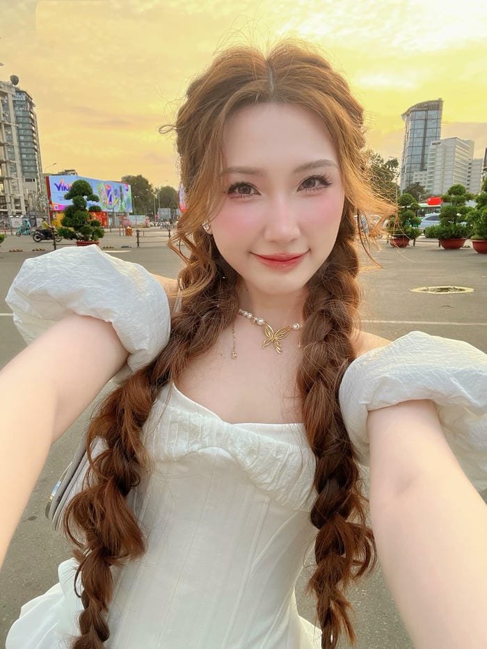 gái xinh 9x thể hiện gu thẩm mỹ