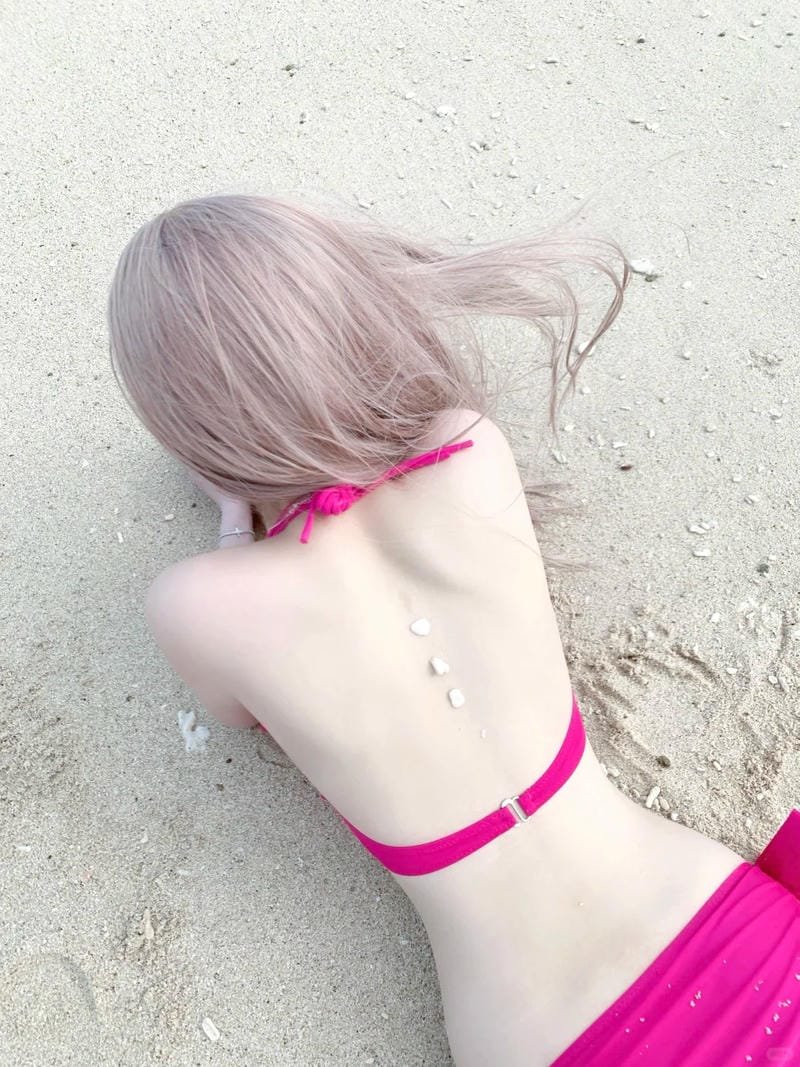 gái xinh Trung Quốc mặc bikini không khí nghỉ dưỡng