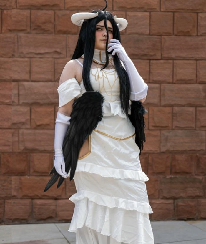 gái xinh cosplay albedo thần thái cao